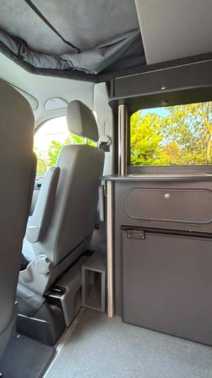 2005 Volkswagen T5 Campervan — photo 22 of 28