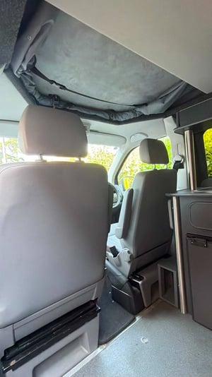 2005 Volkswagen T5 Campervan — photo 27 of 28