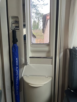 2020 Auto-Trail F72 — photo 12 of 23