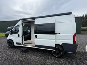 2017 Peugeot Boxer Campervan — photo 24 of 39