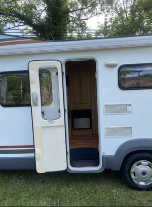 2010 Auto-Trail Tribute 720 — photo 3 of 8