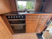 2010 Auto-Trail Navajo - Image 2