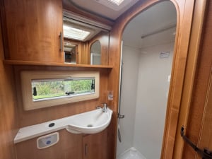 2010 Auto-Trail Navajo — photo 6 of 7