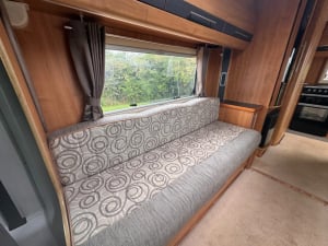 2010 Auto-Trail Navajo — photo 7 of 7