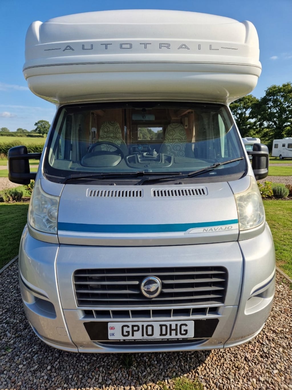 2010 Auto-Trail Navajo - Image 1