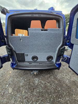 2015 Volkswagen Transporter T30 — photo 6 of 33