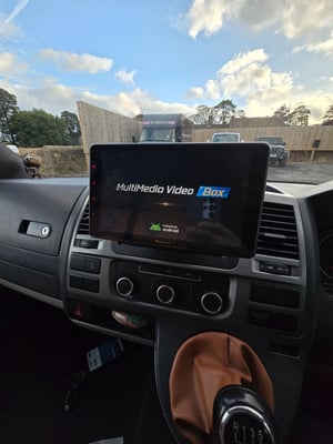 2015 Volkswagen Transporter T30 — photo 12 of 33
