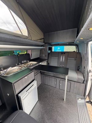 2010 Volkswagen Campervan — photo 3 of 23