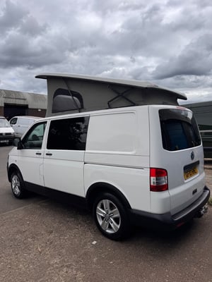 2010 Volkswagen Campervan — photo 11 of 23