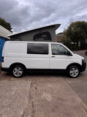 2010 Volkswagen Campervan — photo 13 of 23