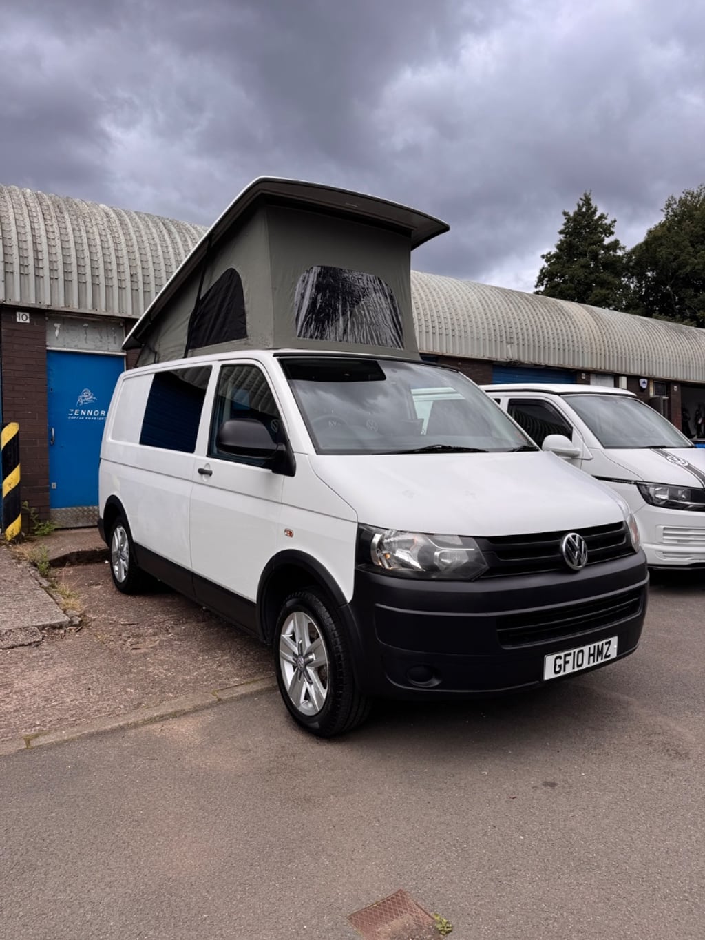 2010 Volkswagen Campervan - Image 1
