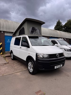2010 Volkswagen Campervan — photo 1 of 23