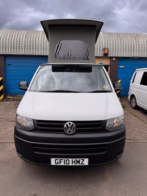 2010 Volkswagen Campervan — photo 18 of 23