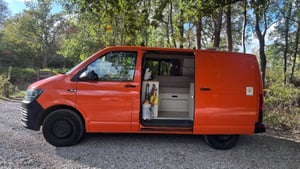 2017 Volkswagen Transporter T32 — photo 2 of 27