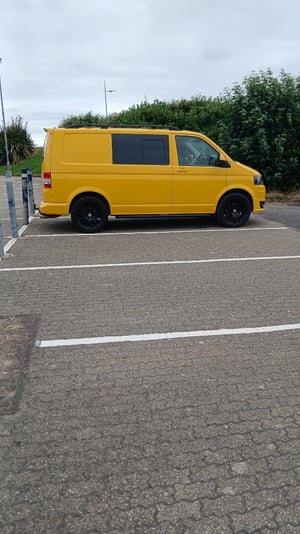 2015 Volkswagen T5 Campervan — photo 16 of 17