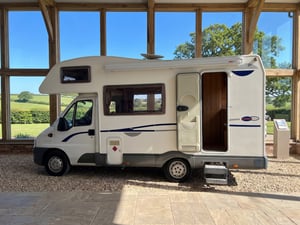 2006 CI Cusona 594