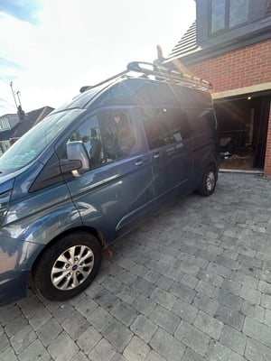 2022 Ford Transit Custom — photo 2 of 10