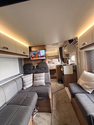 2018 Swift Escape 694 — photo 10 of 11