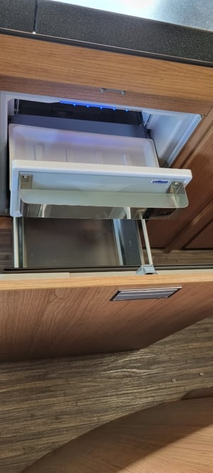 2015 Auto-Trail V-Line 600 — photo 6 of 42