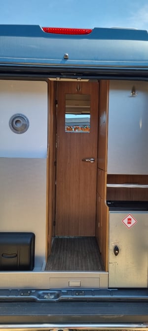 2015 Auto-Trail V-Line 600 — photo 9 of 42