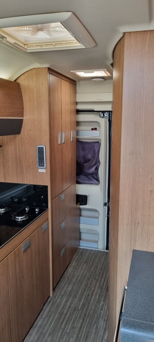 2015 Auto-Trail V-Line 600 — photo 33 of 42