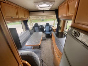 2001 Hymer B644 — photo 5 of 26