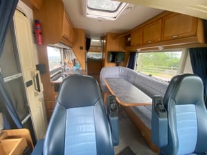 2001 Hymer B644 — photo 6 of 26