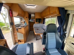 2001 Hymer B644 — photo 9 of 26