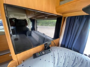 2001 Hymer B644 — photo 10 of 26