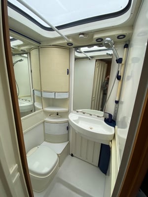 2001 Hymer B644 — photo 25 of 26
