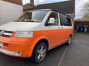 2009 Volkswagen Transporter T5 — photo 8 of 23