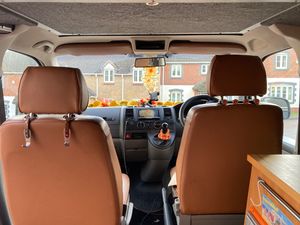 2009 Volkswagen Transporter T5 — photo 9 of 23