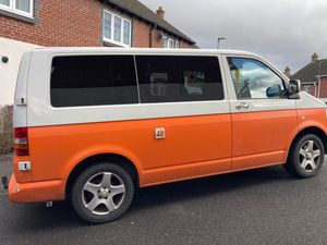 2009 Volkswagen Transporter T5 — photo 7 of 23