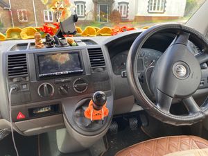 2009 Volkswagen Transporter T5 — photo 10 of 23