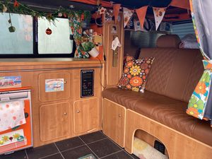 2009 Volkswagen Transporter T5 — photo 11 of 23