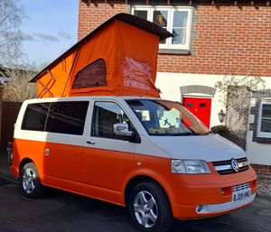 2009 Volkswagen Transporter T5 — photo 14 of 23