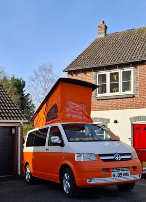 2009 Volkswagen Transporter T5 — photo 16 of 23