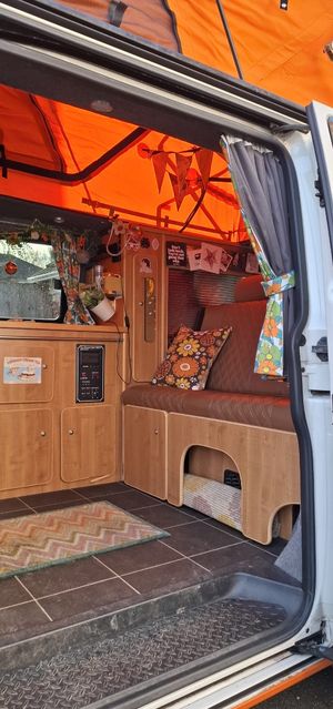 2009 Volkswagen Transporter T5 — photo 22 of 23