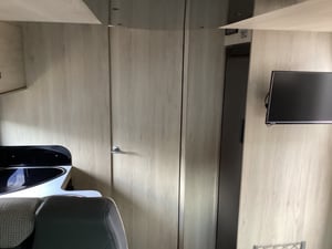 2023 Auto-Trail F-Line F74 — photo 4 of 11