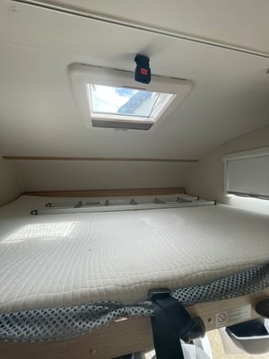 2020 Sunlight A68 — photo 13 of 14