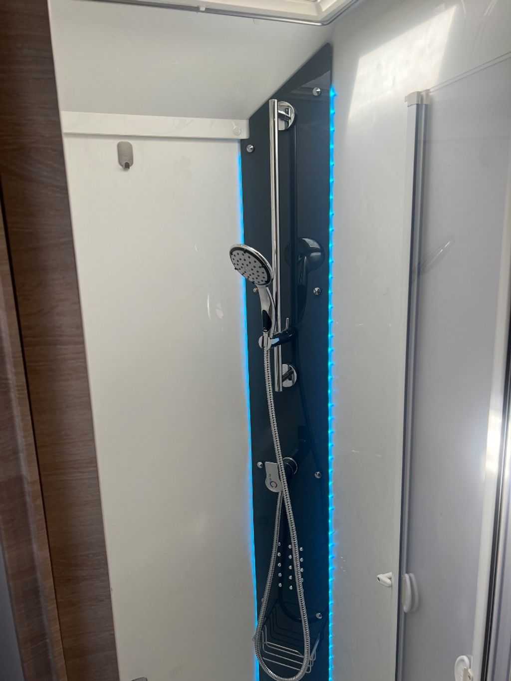 2021 Rapido Distinction 190i - Image 8