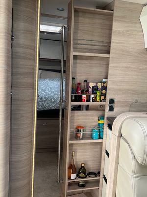 2021 Rapido Distinction 190i — photo 11 of 22