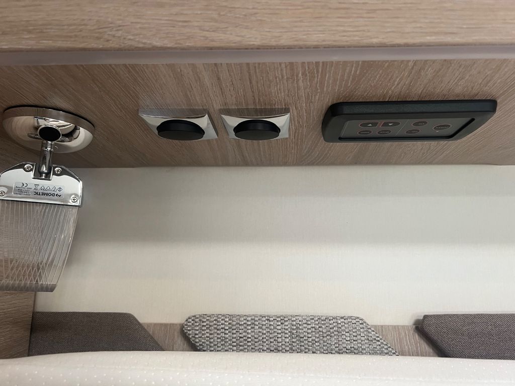 2021 Rapido Distinction 190i - Image 12