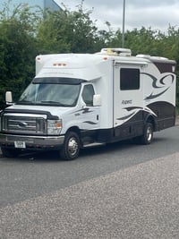 2008 Winnebago E450 - Image 2