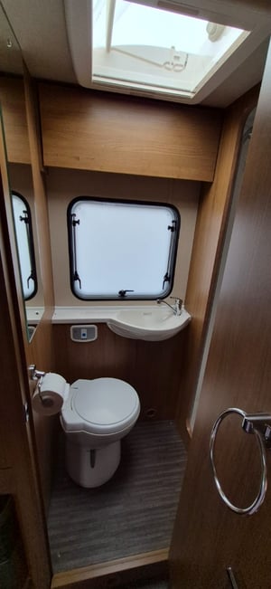 2019 Auto-Trail Imala 720 — photo 21 of 45