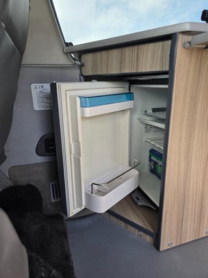 1996 Mazda Bongo V6 — photo 8 of 22