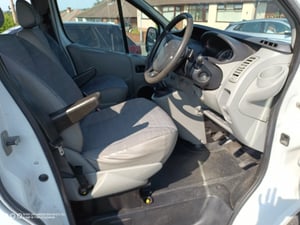 2012 Renault Trafic Campervan — photo 12 of 20