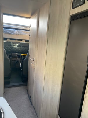 2024 Auto-Trail F-Line F68 — photo 8 of 50