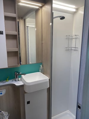 2024 Auto-Trail F-Line F68 — photo 14 of 50