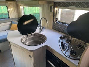2024 Auto-Trail F-Line F68 — photo 16 of 50